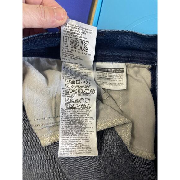 Levi's denim blue jeans women's size 16 512 Straight Leg * FLAW - see descri * - Picture 8 of 14